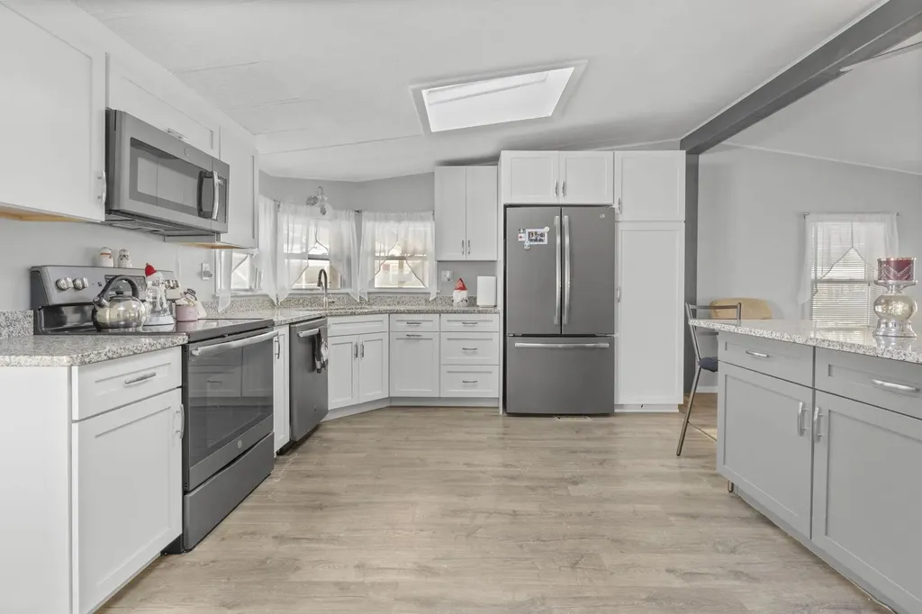 73 River Ledge Drive Goffstown NH 03045