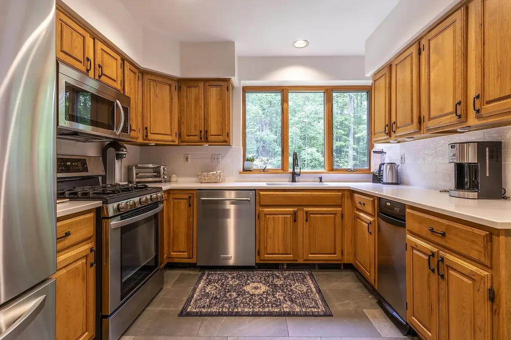 5 Linscott Road Winhall VT 05340