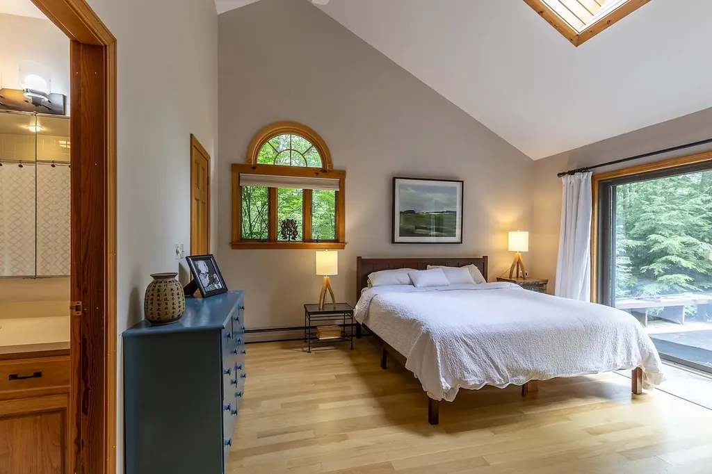 5 Linscott Road Winhall VT 05340