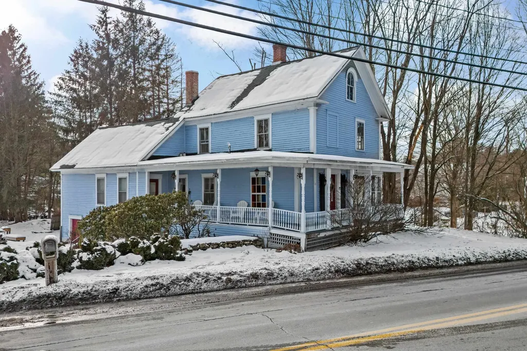 12 S Mast Street Goffstown NH 03045