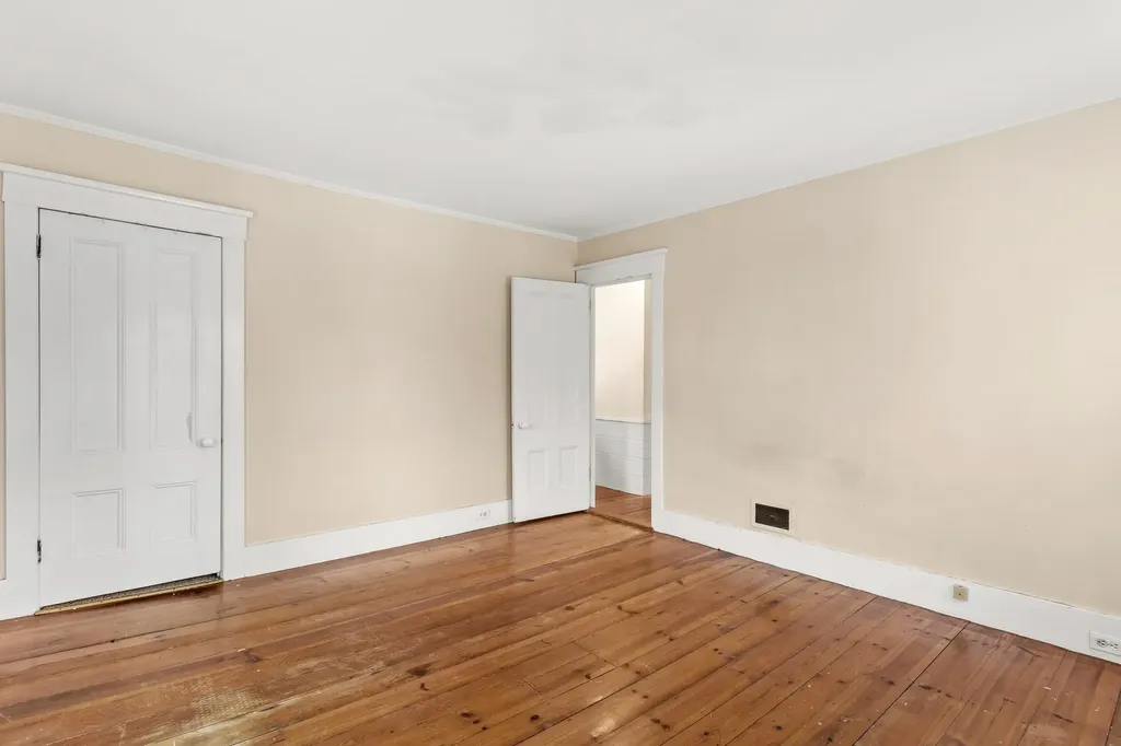 12 S Mast Street Goffstown NH 03045