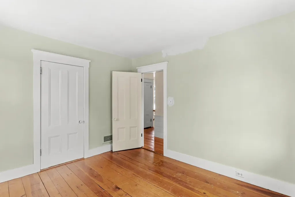 12 S Mast Street Goffstown NH 03045