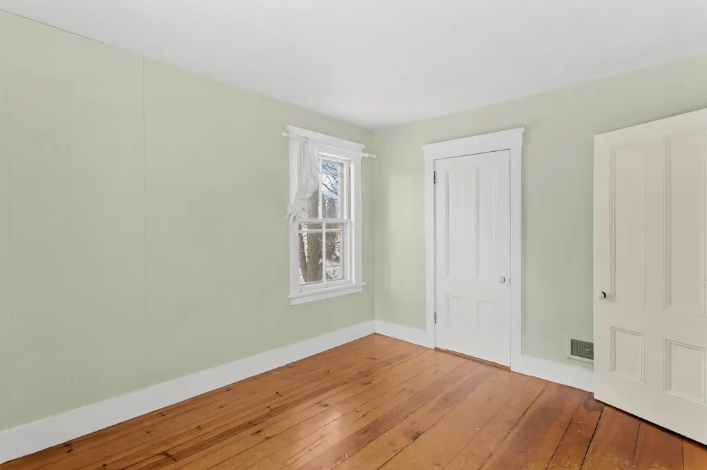 12 S Mast Street Goffstown NH 03045