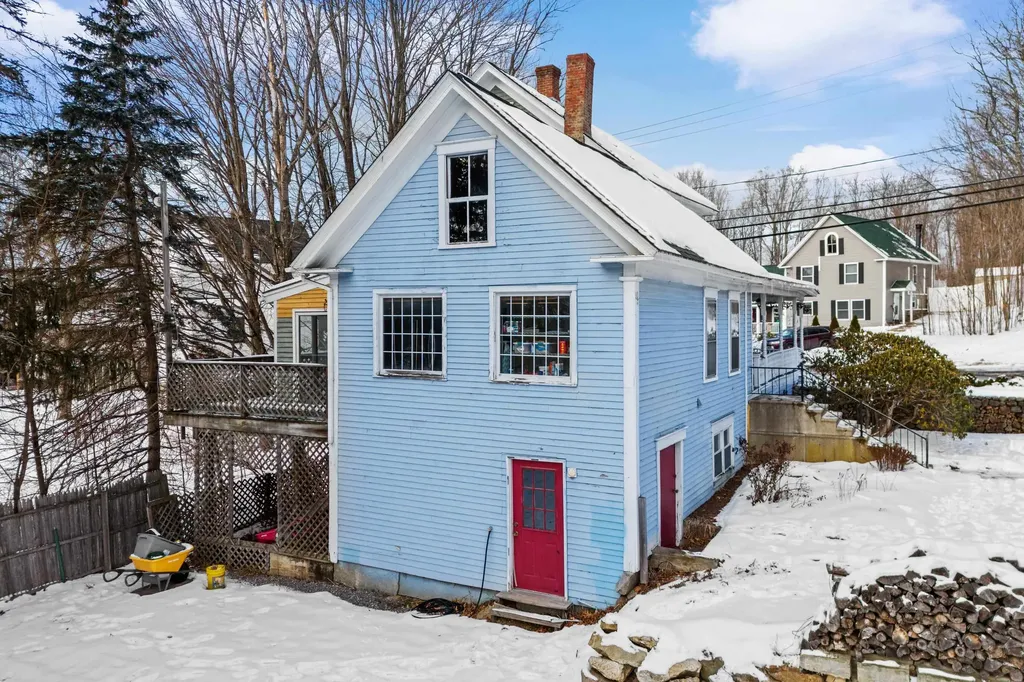 12 S Mast Street Goffstown NH 03045