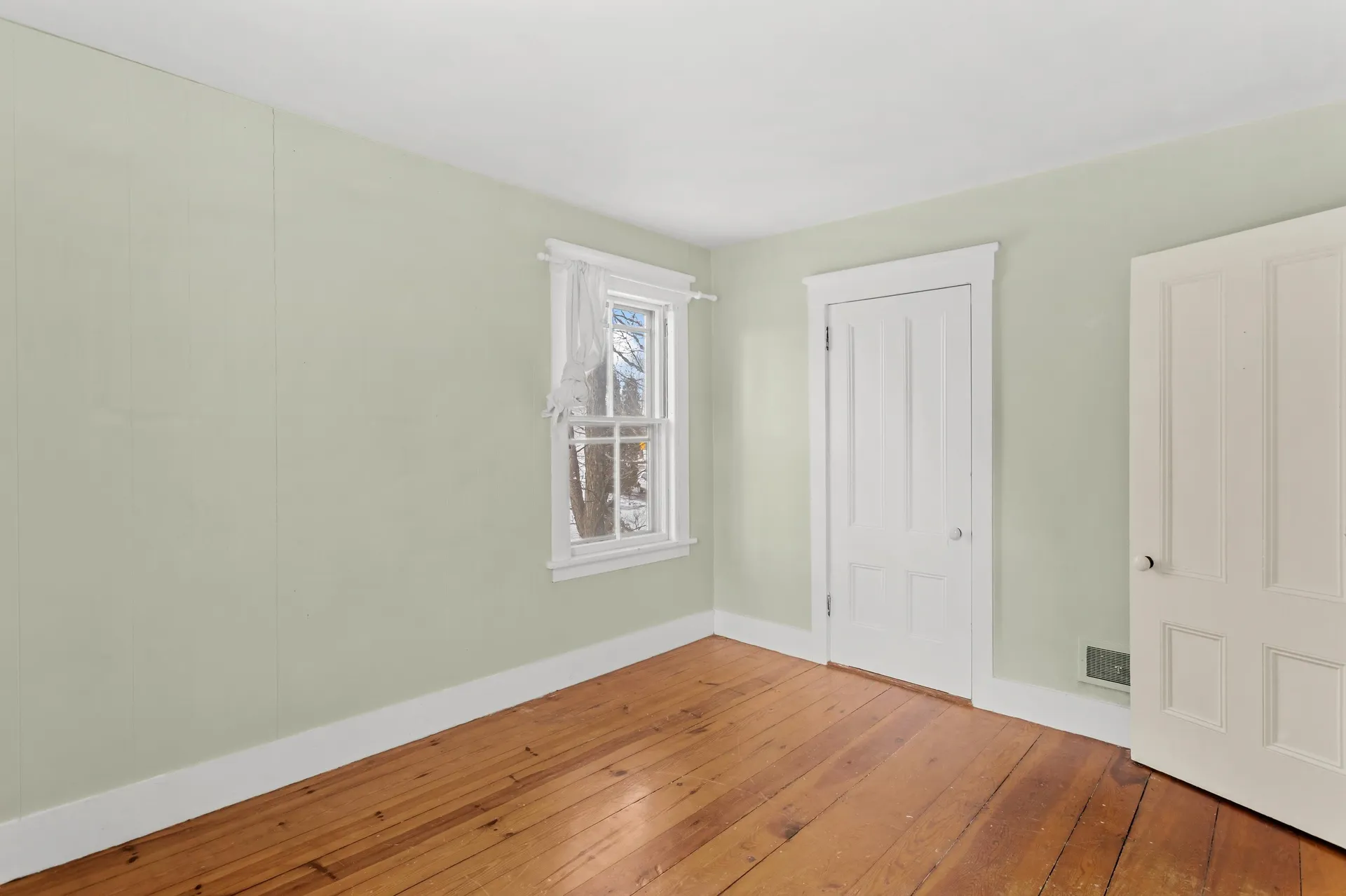12 S Mast Street Goffstown NH 03045