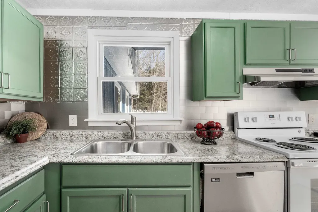 1639 Main Street Dublin NH 03444