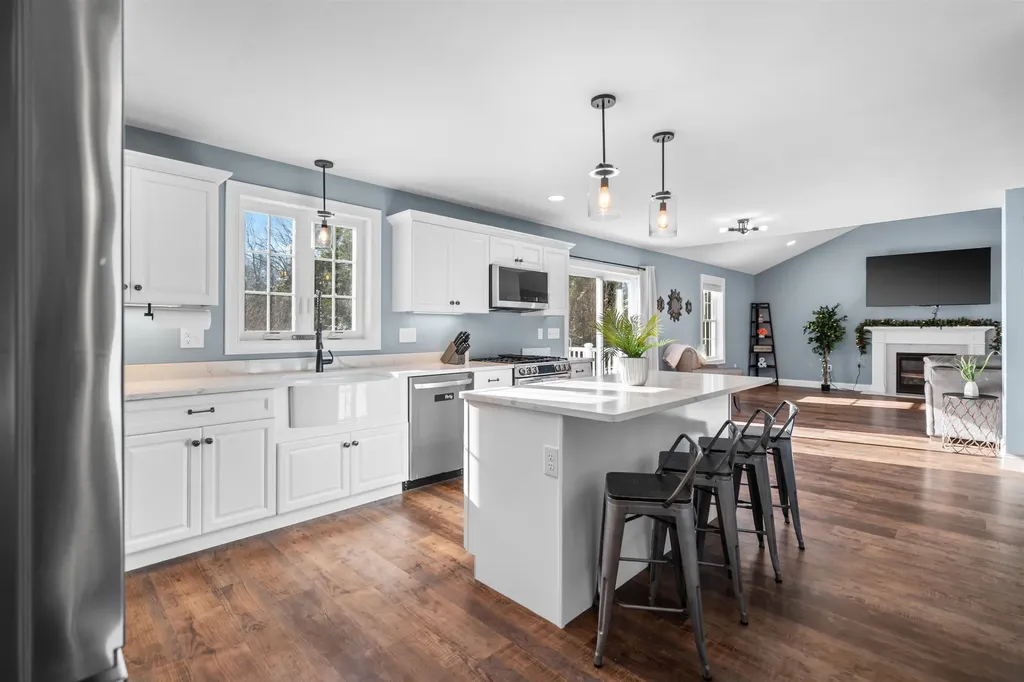 78 Back Road Danville NH 03819