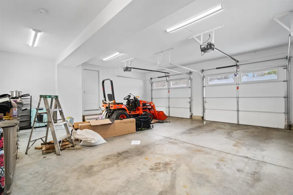 78 Back Road Danville NH 03819