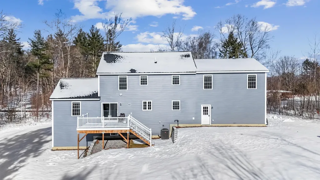 78 Back Road Danville NH 03819