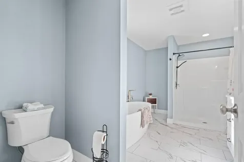 78 Back Road Danville NH 03819