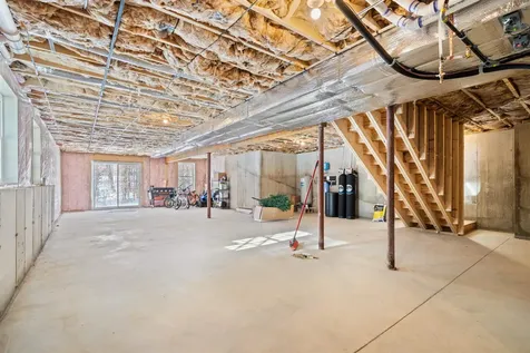 78 Back Road Danville NH 03819