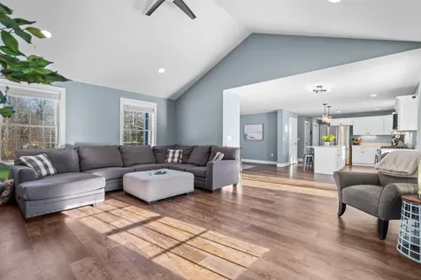 78 Back Road Danville NH 03819