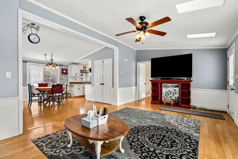 17 Lilac Court Raymond NH 03077