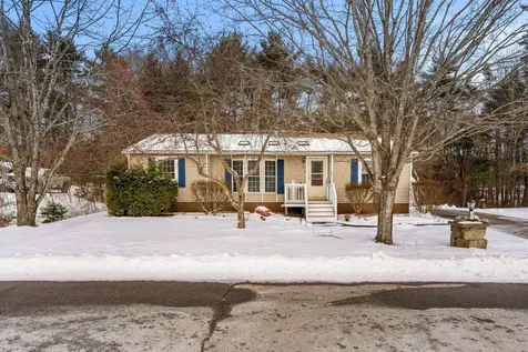17 Lilac Court Raymond NH 03077