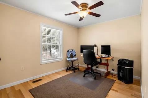 17 Lilac Court Raymond NH 03077
