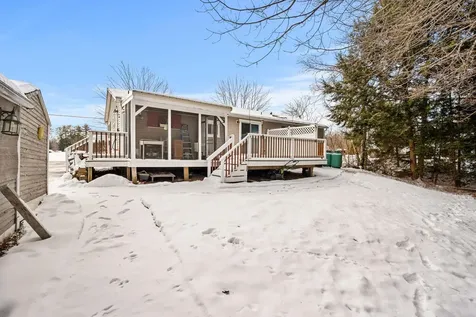 17 Lilac Court Raymond NH 03077