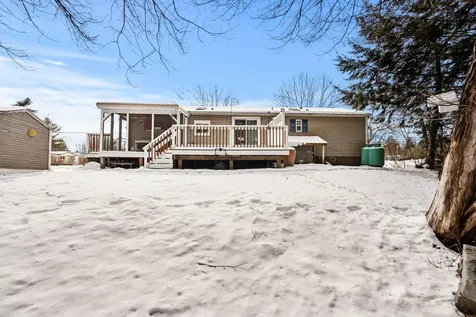 17 Lilac Court Raymond NH 03077