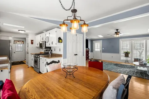 17 Lilac Court Raymond NH 03077