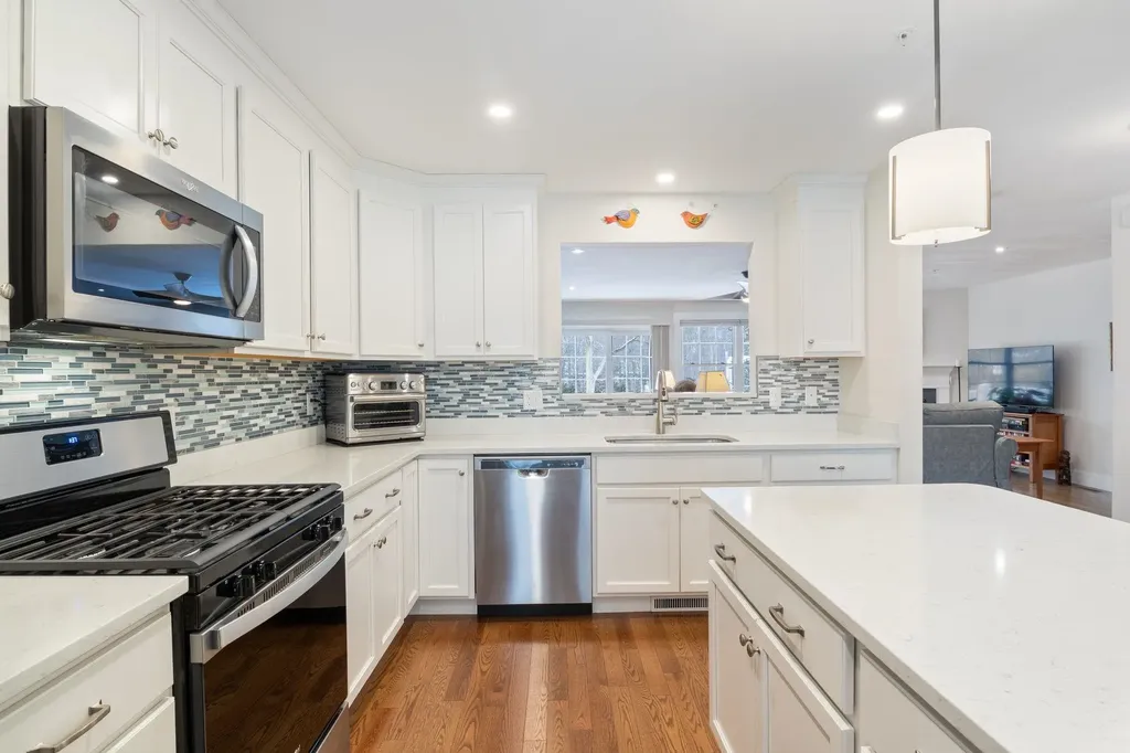 69 Main Street Exeter NH 03883