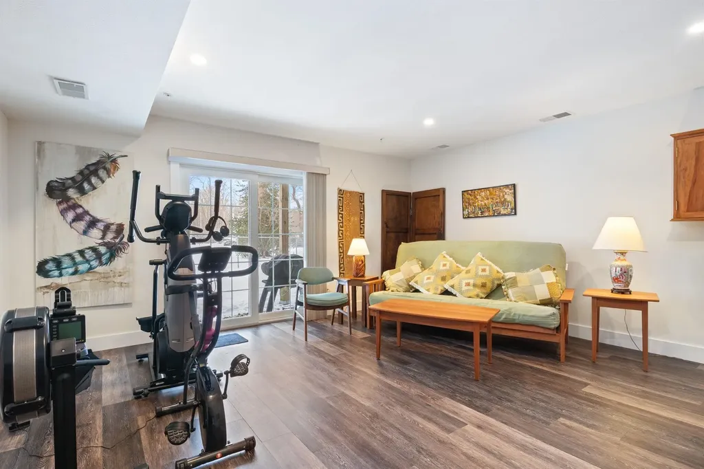 69 Main Street Exeter NH 03883