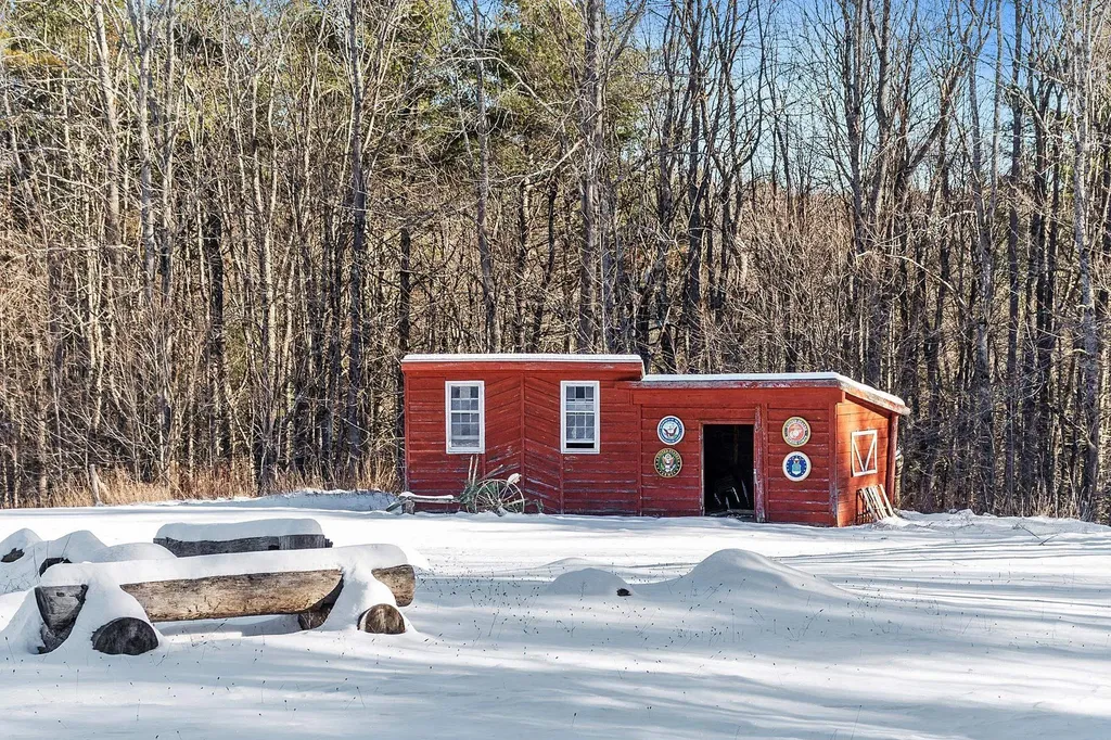 85 Pierce Road Fitzwilliam NH 03447