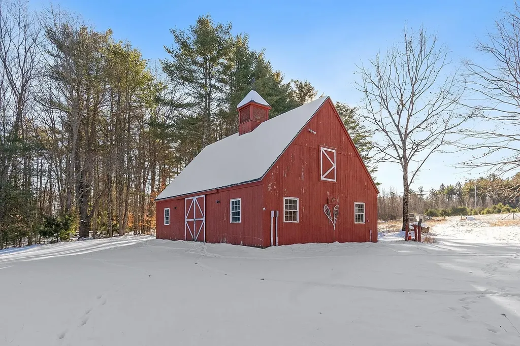 85 Pierce Road Fitzwilliam NH 03447