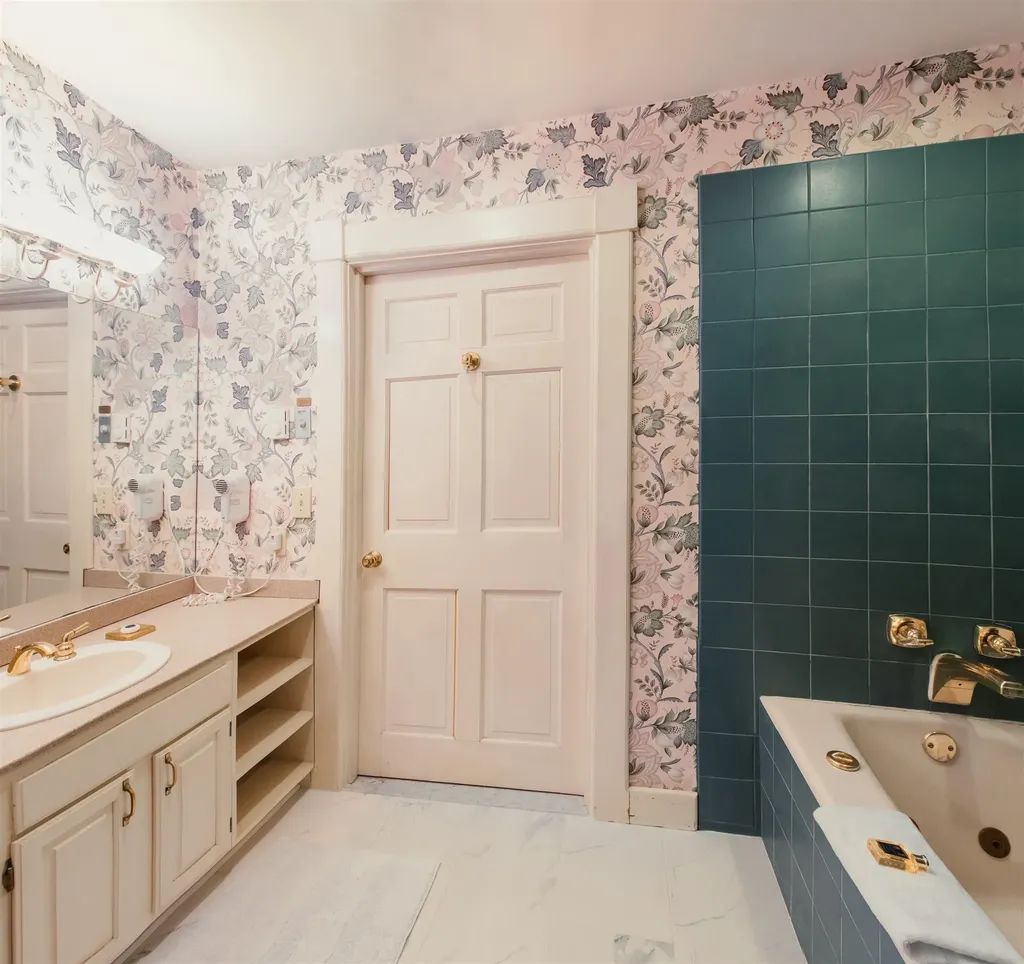 124 Elm Street Bennington VT 05201