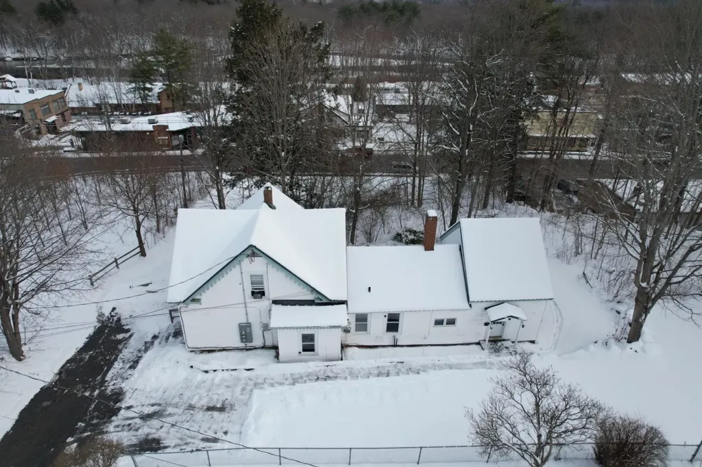 3 Webster Street Plymouth NH 03264