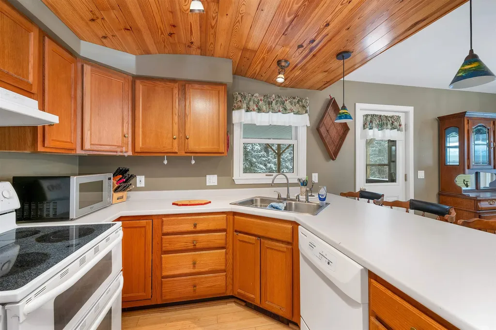 156 Trotting Track Road Wolfeboro NH 03894