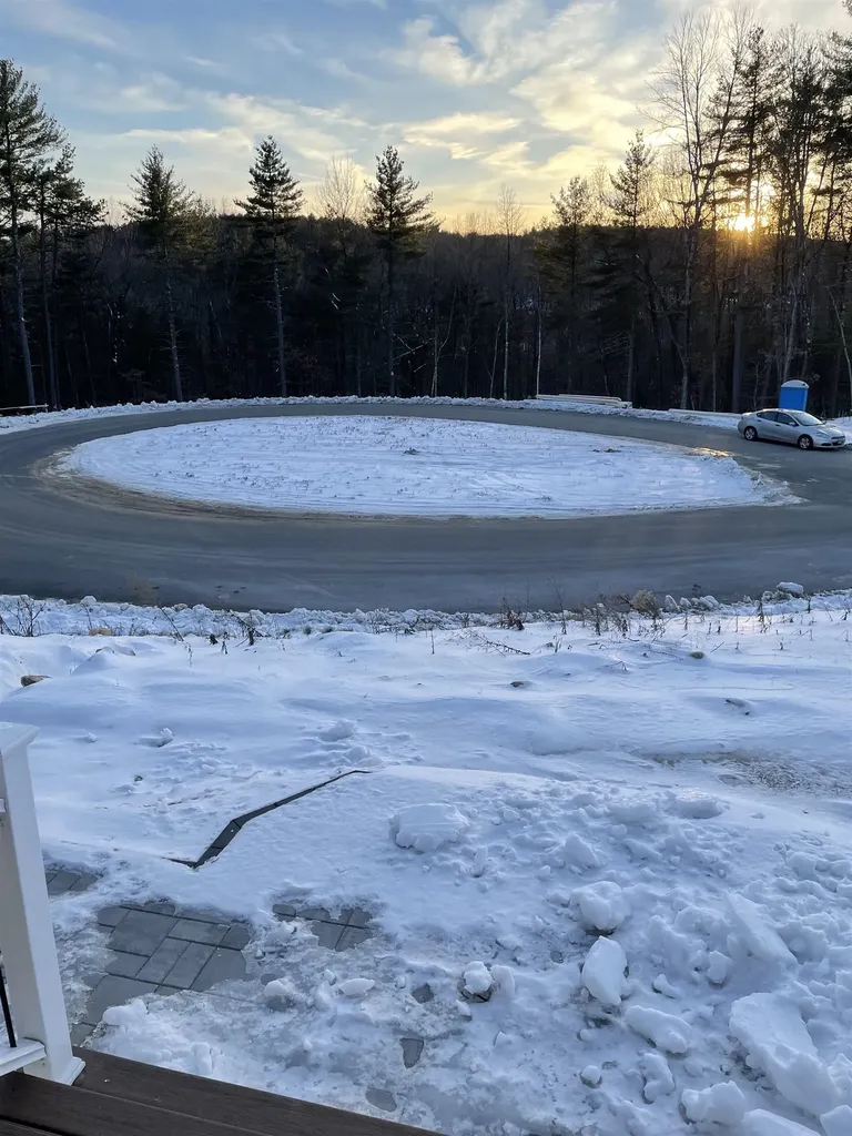 25 Newbury Road Pelham NH 03076