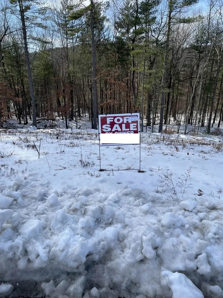 25 Newbury Road Pelham NH 03076