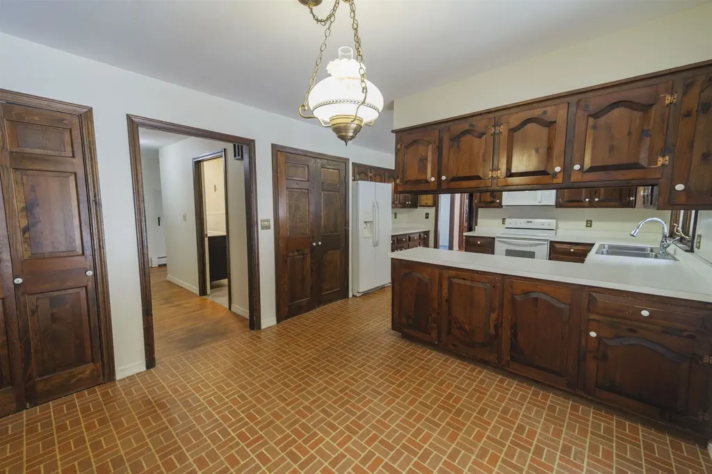 198 Hillcrest Terrace Brattleboro VT 05301