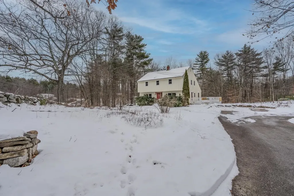 954 Parker Mountain Road Strafford NH 03884