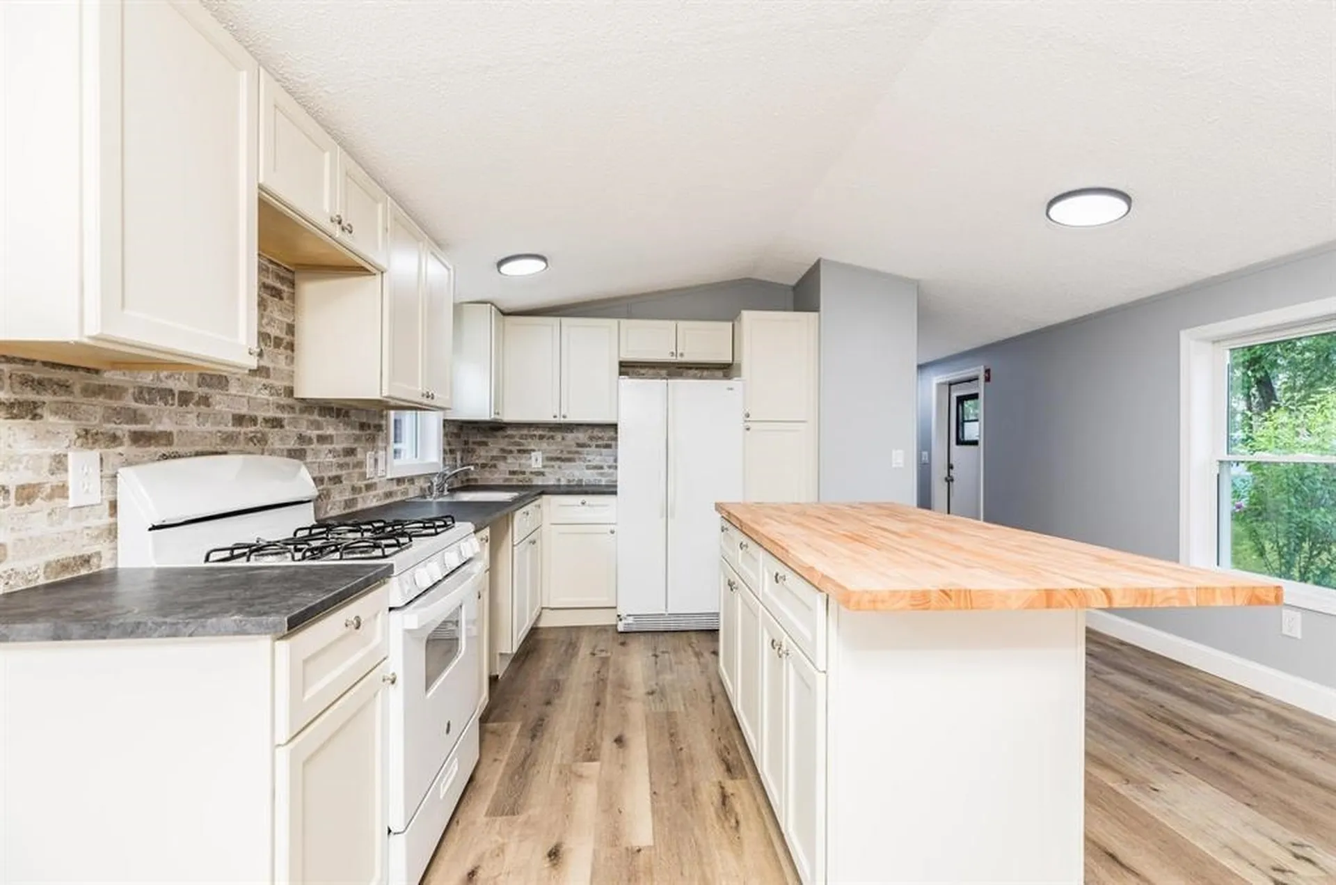 311 Friar Tuck Drive Exeter NH 03833