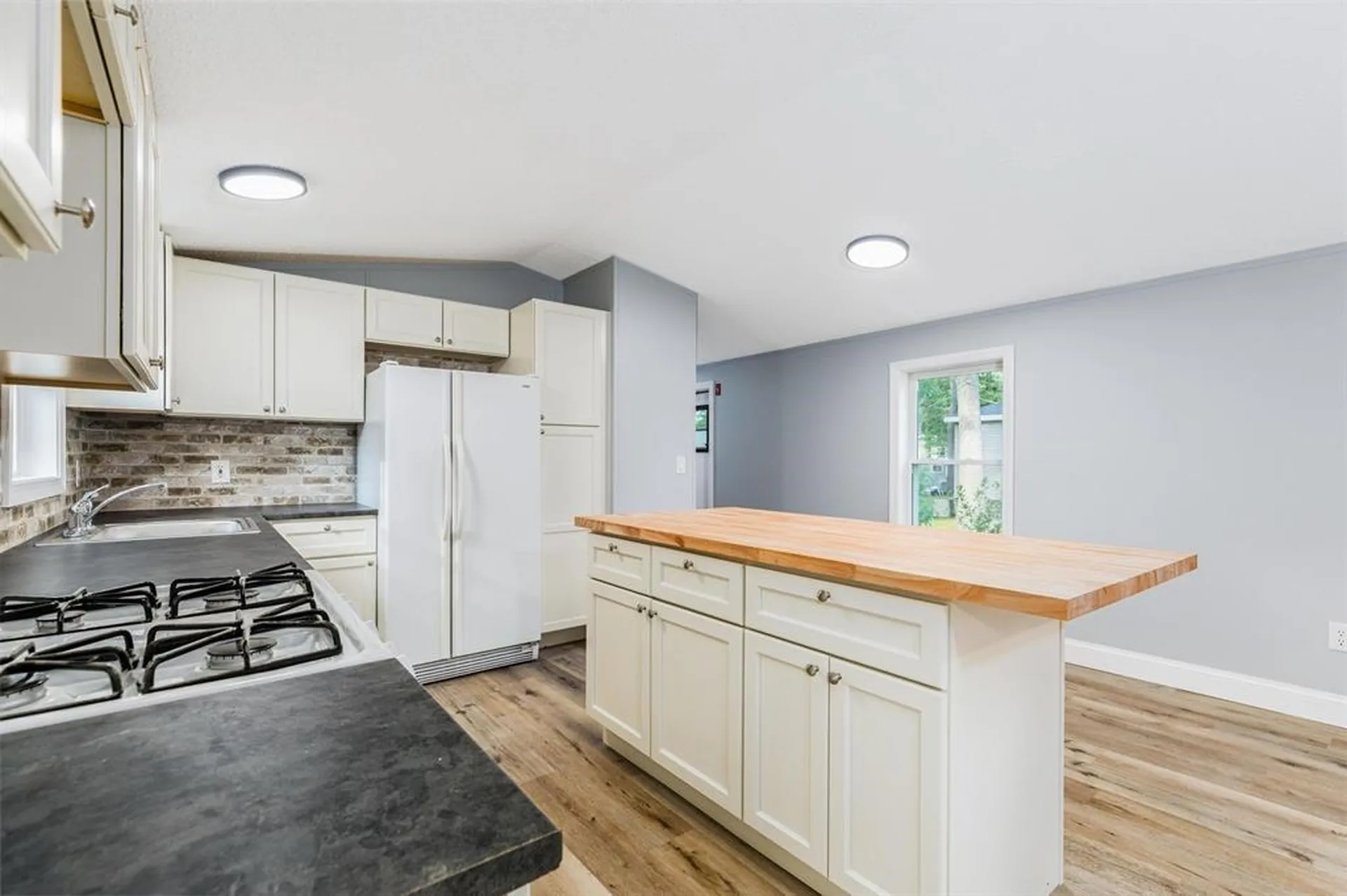 311 Friar Tuck Drive Exeter NH 03833