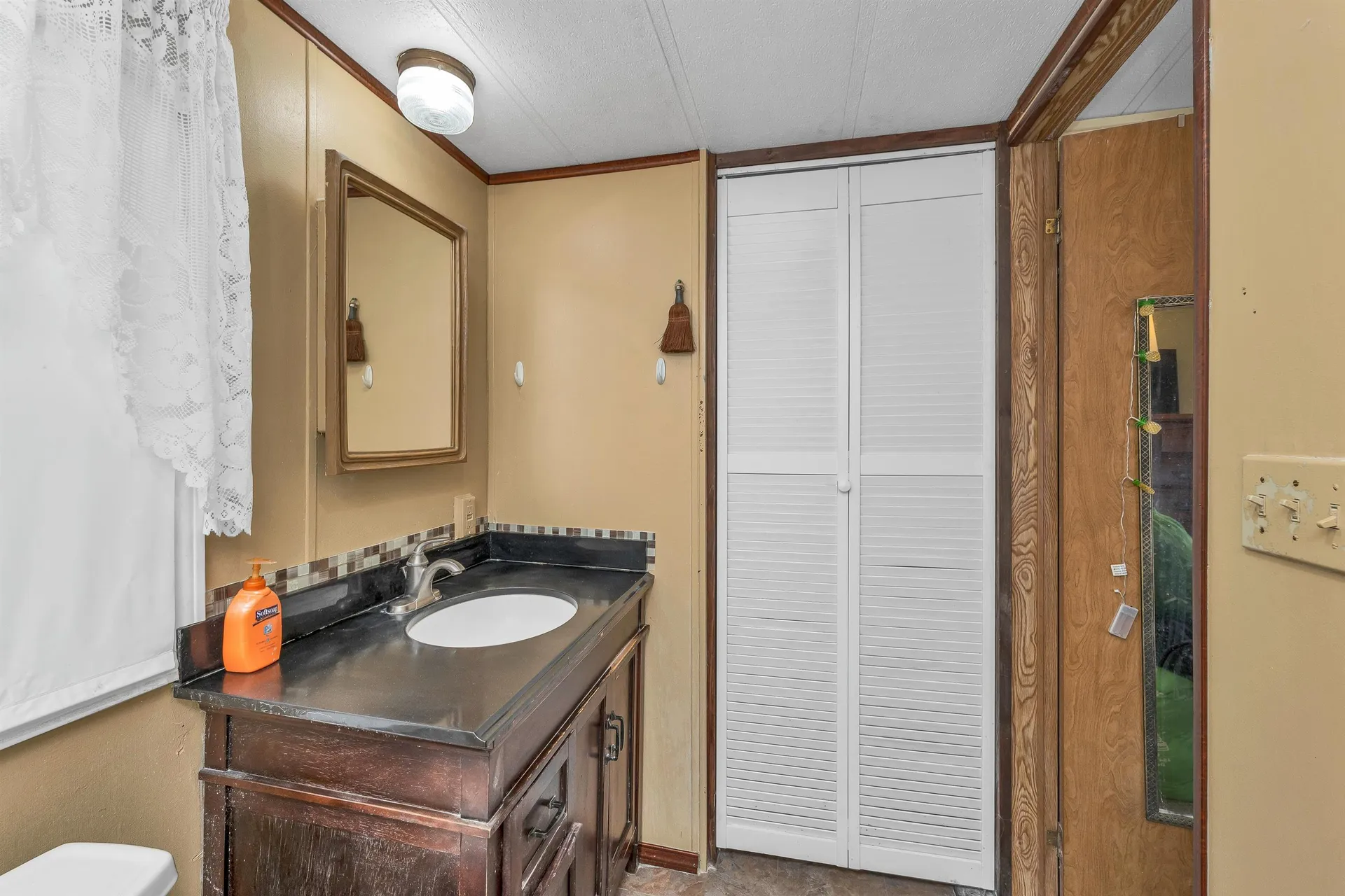 320 Old Lakeshore Road Gilford NH 03249