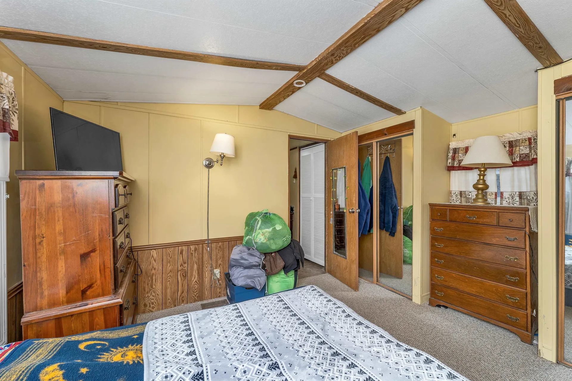 320 Old Lakeshore Road Gilford NH 03249