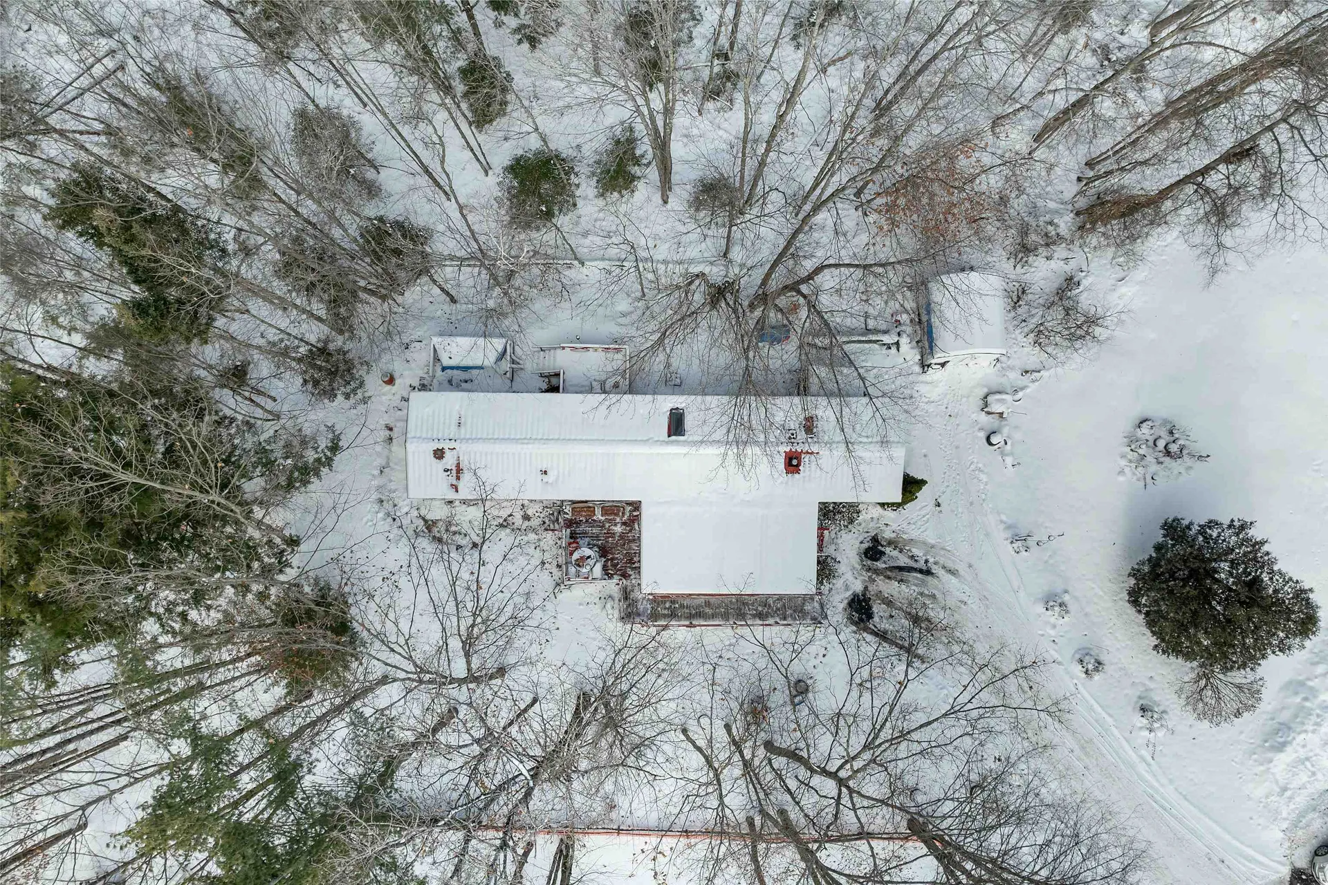 320 Old Lakeshore Road Gilford NH 03249
