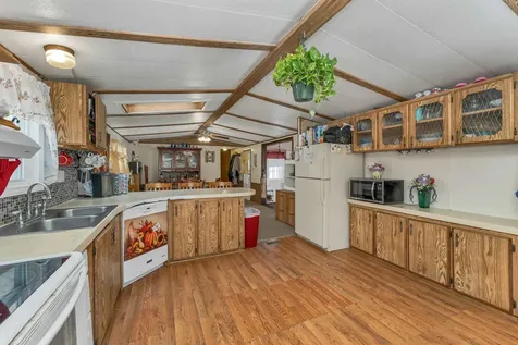 320 Old Lakeshore Road Gilford NH 03249