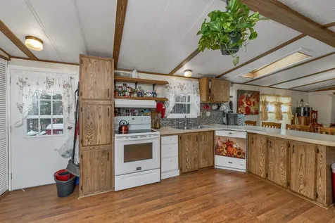 320 Old Lakeshore Road Gilford NH 03249