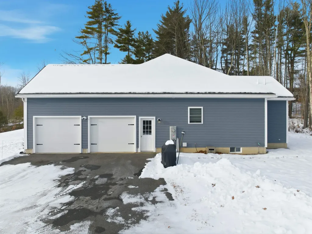 18 Hickorywood Circle Meredith NH 03253