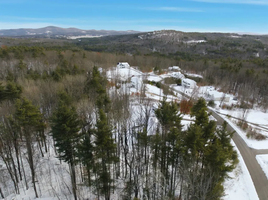 18 Hickorywood Circle Meredith NH 03253