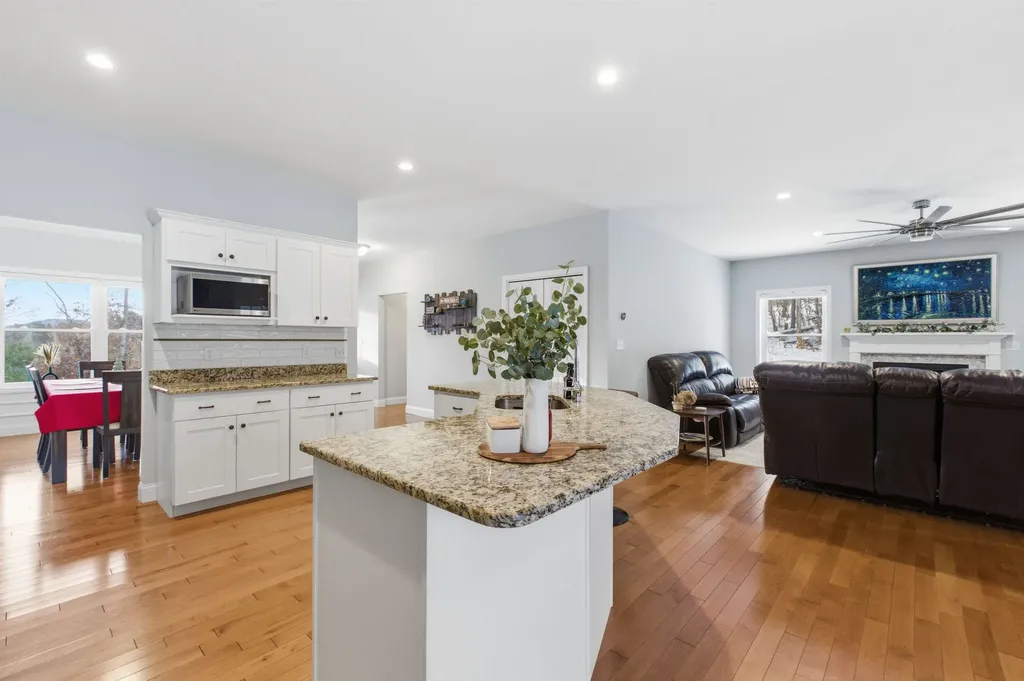 18 Hickorywood Circle Meredith NH 03253