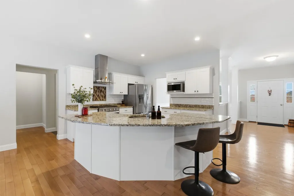 18 Hickorywood Circle Meredith NH 03253