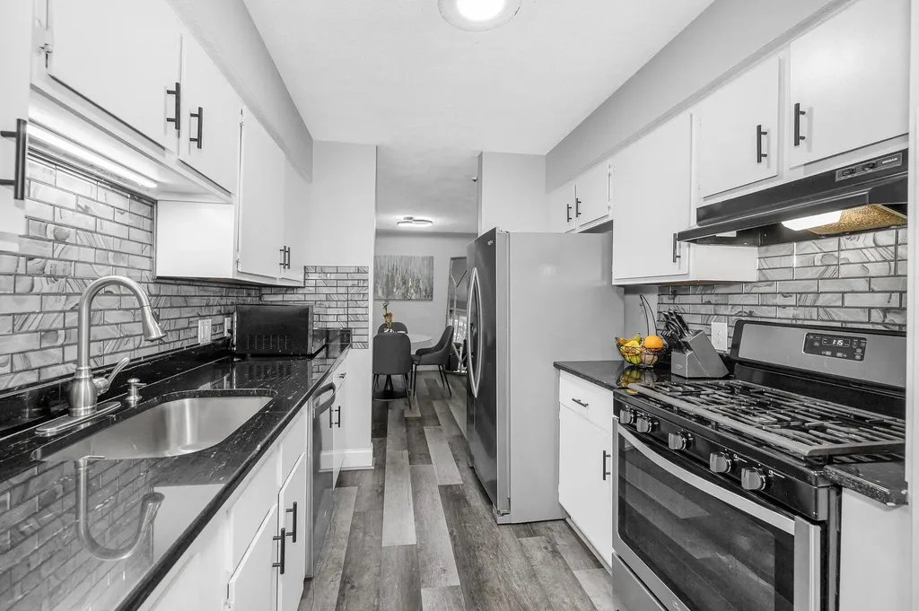 210 Brook Village Road Nashua NH 03062