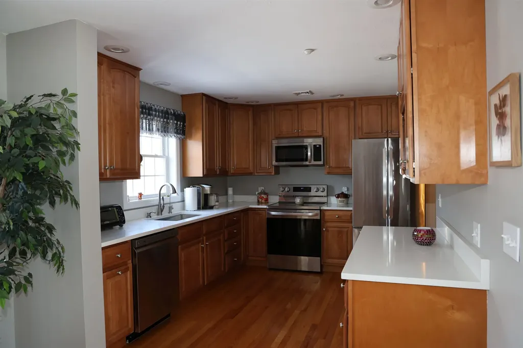 43 Abbey Road Brentwood NH 03833