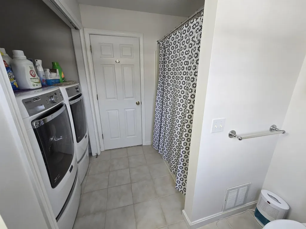 43 Abbey Road Brentwood NH 03833