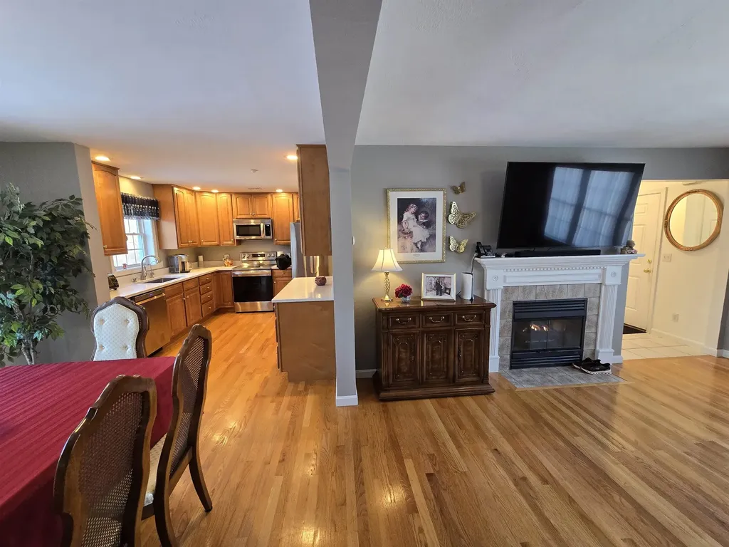 43 Abbey Road Brentwood NH 03833