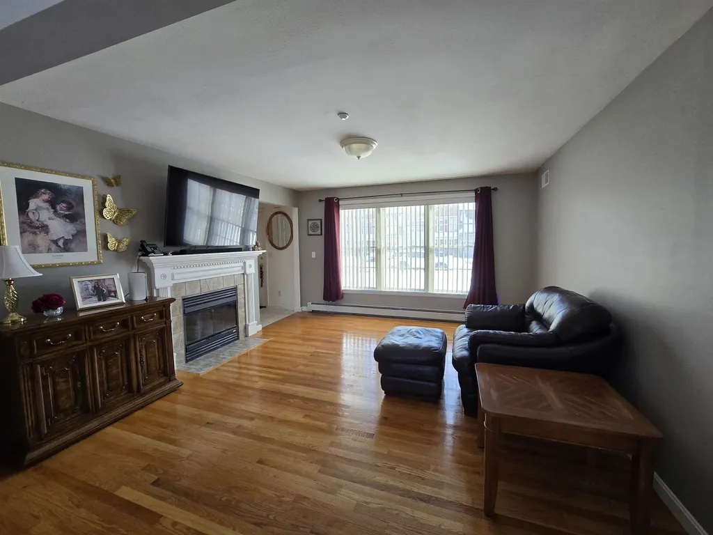 43 Abbey Road Brentwood NH 03833