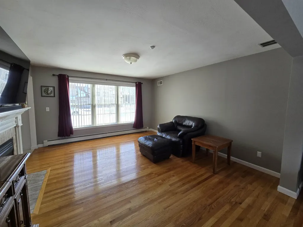 43 Abbey Road Brentwood NH 03833